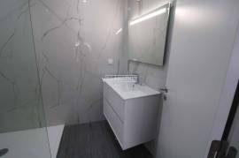Last new 2 bedroom apartment inserted in a condominium with swimming pool located in Olhão