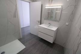 Last new 2 bedroom apartment inserted in a condominium with swimming pool located in Olhão