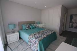 Last new 2 bedroom apartment inserted in a condominium with swimming pool located in Olhão