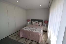 Last new 2 bedroom apartment inserted in a condominium with swimming pool located in Olhão