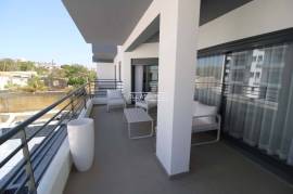 Last new 2 bedroom apartment inserted in a condominium with swimming pool located in Olhão