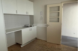 Banking building consisting of 2 floors located in Vila Franca de Xira