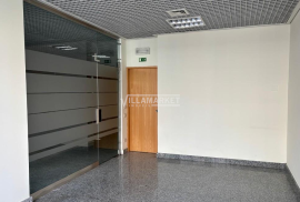 Banking building consisting of 2 floors located in Vila Franca de Xira