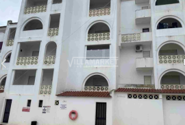 1 bedroom bank apartment with 78 m2 inserted in a closed condominium with swimming pool located close to the beaches of Albufeira