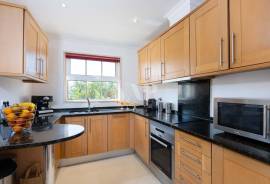 2 Bedroom Apartment with Rooftop, Vila Sol