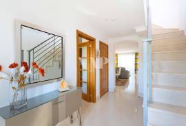 2 Bedroom Apartment with Rooftop, Vila Sol