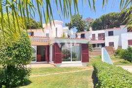 4 bedroom villa with pool, Vilamoura