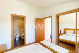 4 bedroom villa with pool, Vilamoura