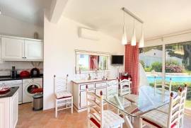 4 bedroom villa with pool, Vilamoura