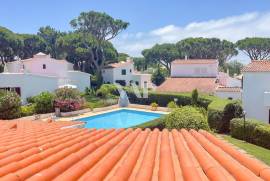 4 bedroom villa with pool, Vilamoura
