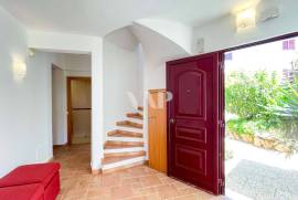 4 bedroom villa with pool, Vilamoura