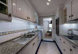 Fantastic, three bedroom end of terrace linked villa located in Lakeside Village in the heart of Quinta do Lago.