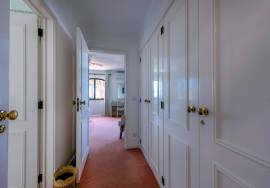 Fantastic, three bedroom end of terrace linked villa located in Lakeside Village in the heart of Quinta do Lago.