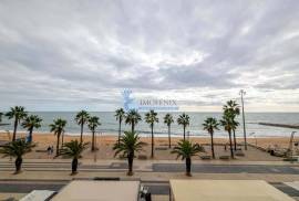 3 Bedroom Apartment with Front Sea View and Garage | First Line – Quarteira
