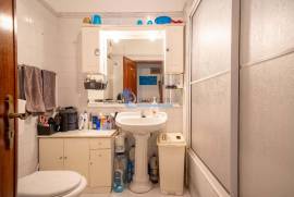 2+1 bedroom apartment in Albufeira, with fantastic potential and just 500m from the beach
