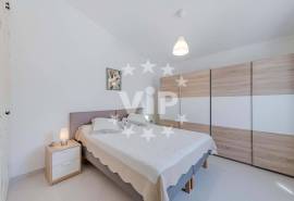 ALBUFEIRA - VILLA WITH  POOL AND LANDSCAPED GARDENS