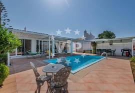 ALBUFEIRA - VILLA WITH  POOL AND LANDSCAPED GARDENS