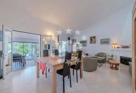 ALBUFEIRA - VILLA WITH  POOL AND LANDSCAPED GARDENS