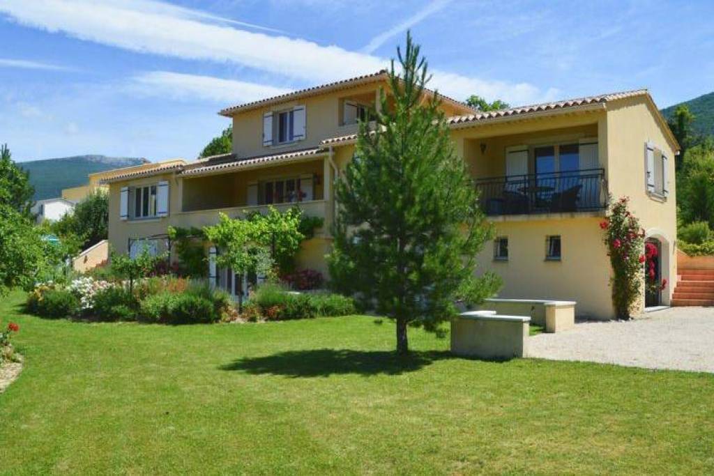 Luxury 3 Bed Villa For Sale In Montbrun-les-Bains