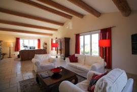 Luxury 3 Bed Villa For Sale In Montbrun-les-Bains