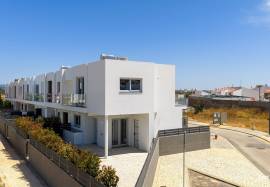 2+1 Bedroom Townhouse in Odiáxere, Lagos