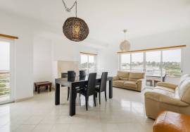 2 bedroom apartment for annual rentals in Armação de Pêra