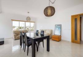 2 bedroom apartment for annual rentals in Armação de Pêra