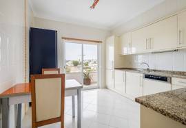 2 bedroom apartment for annual rentals in Armação de Pêra
