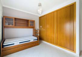 2 bedroom apartment for annual rentals in Armação de Pêra