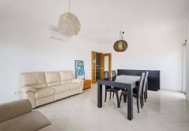 2 bedroom apartment for annual rentals in Armação de Pêra