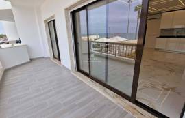 Refurbished 3 bedroom apartment facing the sea | garage | elevator | Sea view