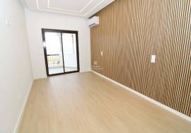 Refurbished 3 bedroom apartment facing the sea | garage | elevator | Sea view