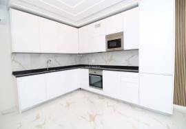 Refurbished 3 bedroom apartment facing the sea | garage | elevator | Sea view