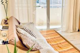 FROM SEPTEMBER 1ST ! Excellent 1 bedroom apartment furnished and equipped for Annual Rental