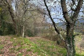 Land with ruin in Covas with magnificent views
