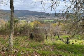 Land with ruin in Covas with magnificent views