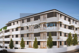 2 Bedroom Apartment in Gaia: Stunning Views and Proximity to the Beach