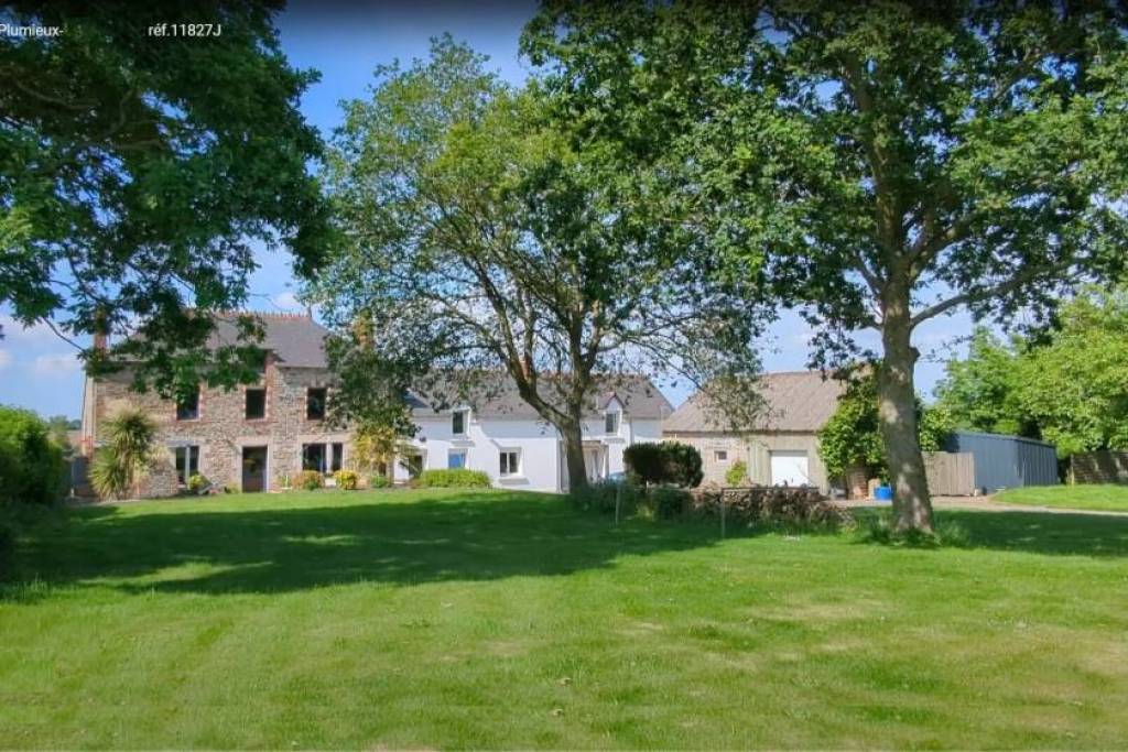 Houses for sale - 9 rooms - 250 m2 - PLUMIEUX - (22210)