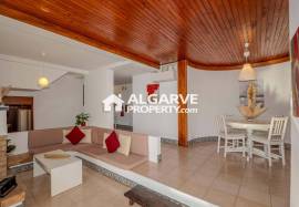 Four bedroom villa with swimming pool near the Golf Course and Beach in Vilamoura, Algarve