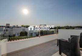 Four bedroom villa with swimming pool near the Golf Course and Beach in Vilamoura, Algarve