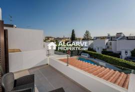 Four bedroom villa with swimming pool near the Golf Course and Beach in Vilamoura, Algarve