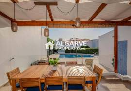 Four bedroom villa with swimming pool near the Golf Course and Beach in Vilamoura, Algarve