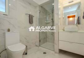Four bedroom villa with swimming pool near the Golf Course and Beach in Vilamoura, Algarve