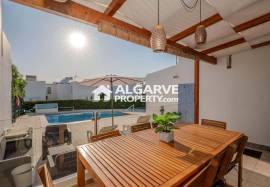 Four bedroom villa with swimming pool near the Golf Course and Beach in Vilamoura, Algarve