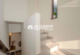 Four bedroom villa with swimming pool near the Golf Course and Beach in Vilamoura, Algarve