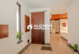 Four bedroom villa with swimming pool near the Golf Course and Beach in Vilamoura, Algarve