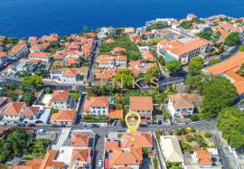 3 bedroom villa with independent 1 bedroom apartment and views of Funchal bay.