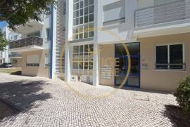 {|en|}2 bedroom apartment with balconies in Qta de Betunes Loulé! 