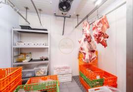 BUTCHER RENOVATED IN 2023 - RUA DE SÃO LUIS - FARO - TRESPASSE