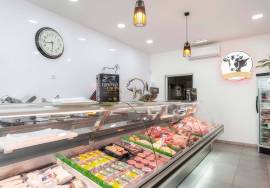 BUTCHER RENOVATED IN 2023 - RUA DE SÃO LUIS - FARO - TRESPASSE